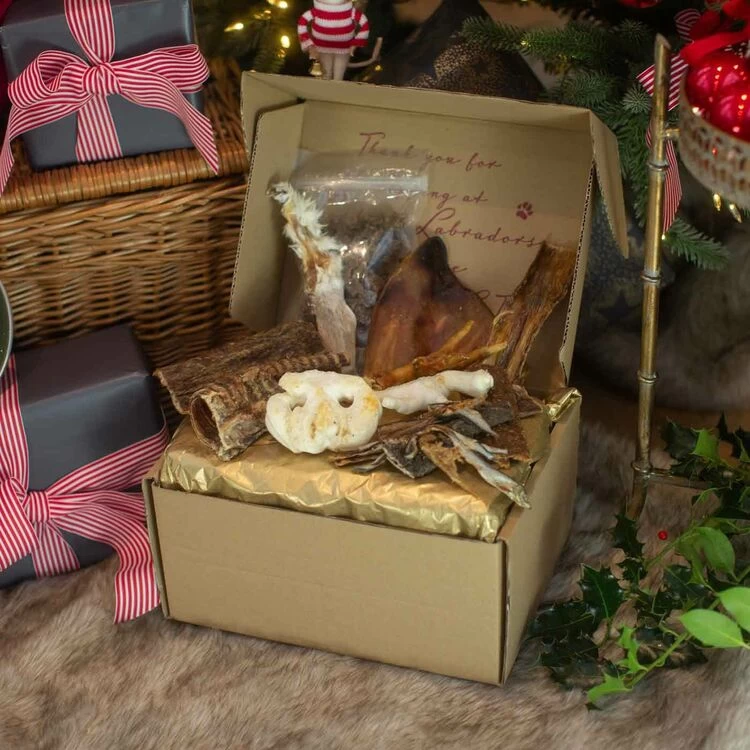 Lords & Labradors Natural Graze Luxury Treat Box 4 Lords & Labradors Natural Graze Luxury Treat Box - Image 2